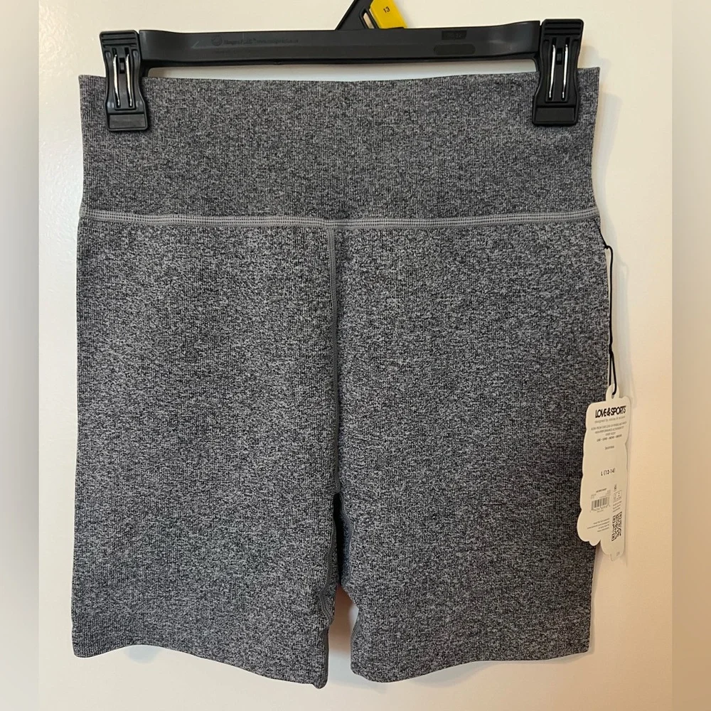 NWT Grey Seamless Love & Sports Tank and Shorts - Picture 2 of 9